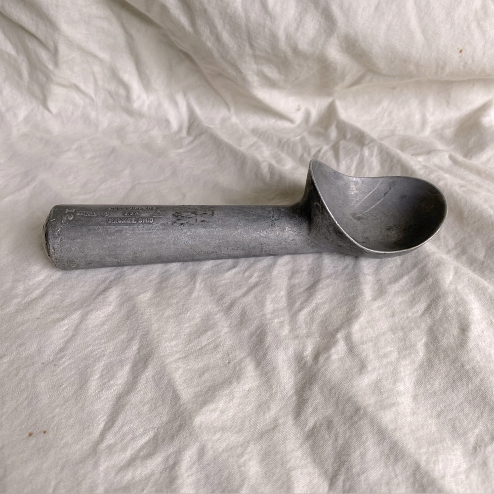 Vintage ZEROLL Roll Dippers 12 Maumee, Ohio ALCOA Aluminum Ice Cream Scoop